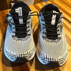 Like new brooks revel. They don’t work with my braces.